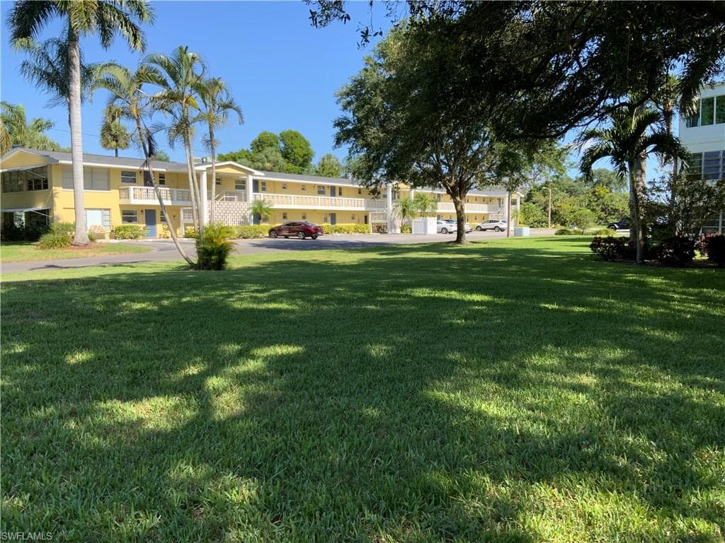 1302 Tropic TER NORTH FORT MYERS, FL 33903