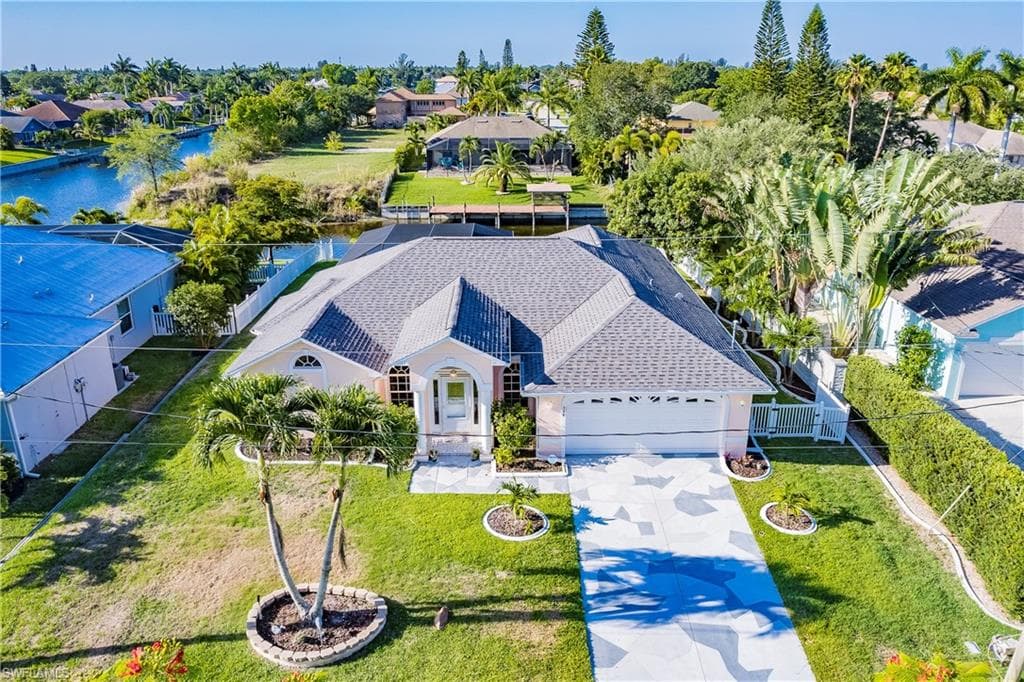 524 SE 14th TER CAPE CORAL, FL 33990