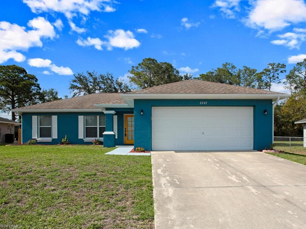 2207 28th ST CAPE CORAL, FL 33909