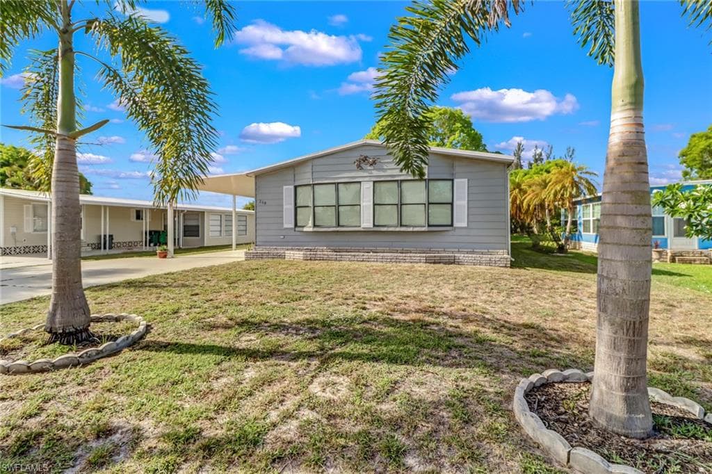 260 Indian Key LN 265 NAPLES, FL 34114
