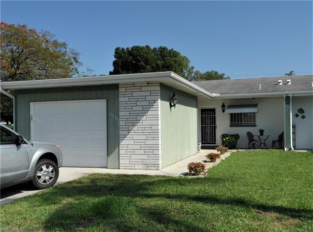8609 Granada CT FORT MYERS, FL 33907