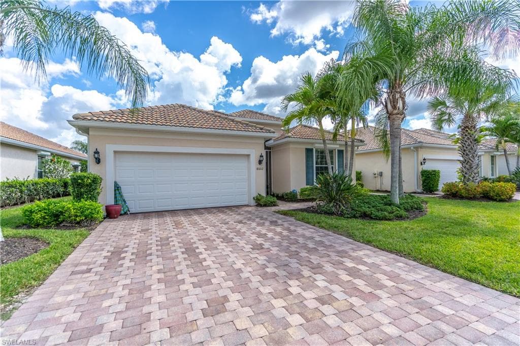 8602 Veronawalk CIR NAPLES, FL 34114