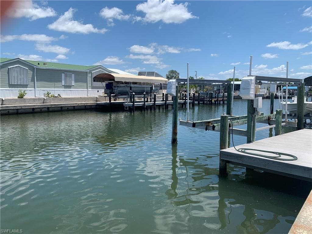 3914 Dewberry LN ST. JAMES CITY, FL 33956