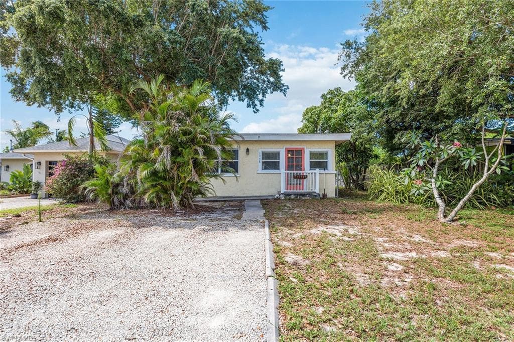 1348 Trail Terrace DR NAPLES, FL 34103