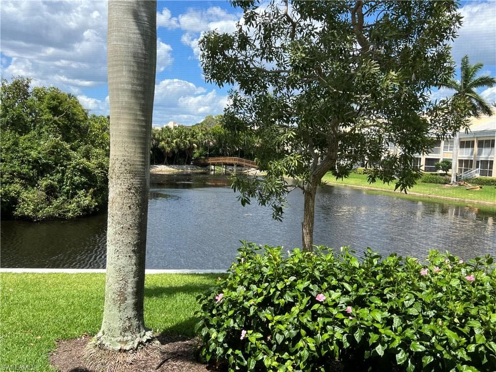 6131 Pelican Bay BLVD I-5 NAPLES, FL 34108