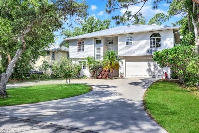 3610 Riviera CIR BONITA SPRINGS, FL 34134