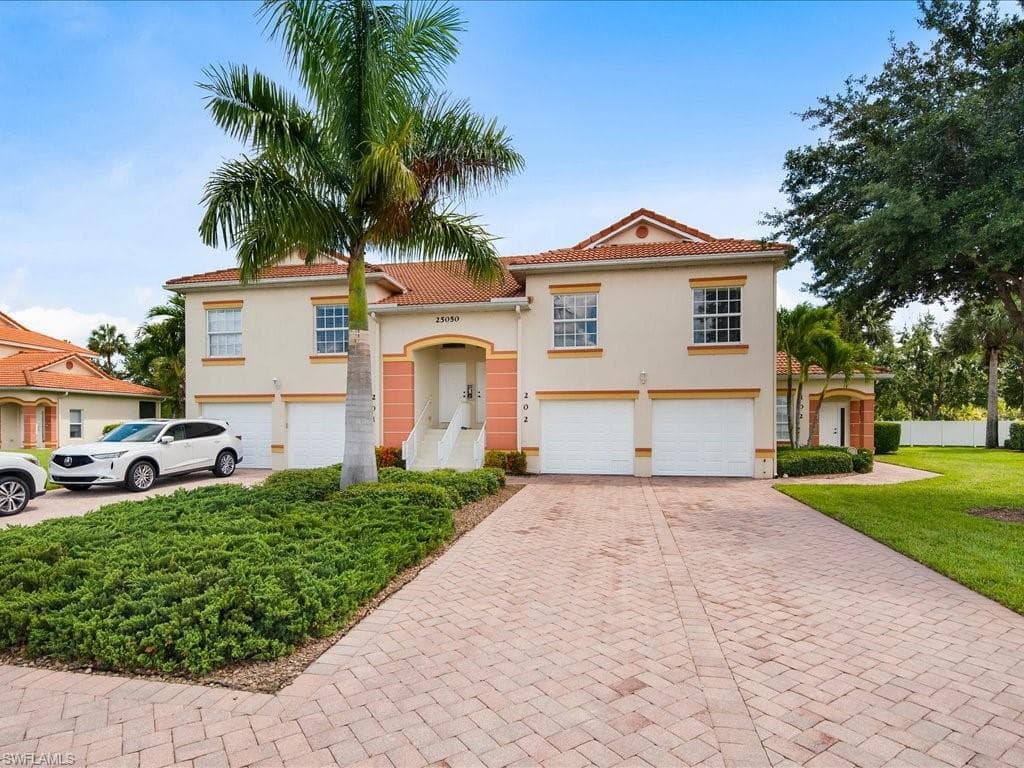25050 Peacock LN 202 NAPLES, FL 34114