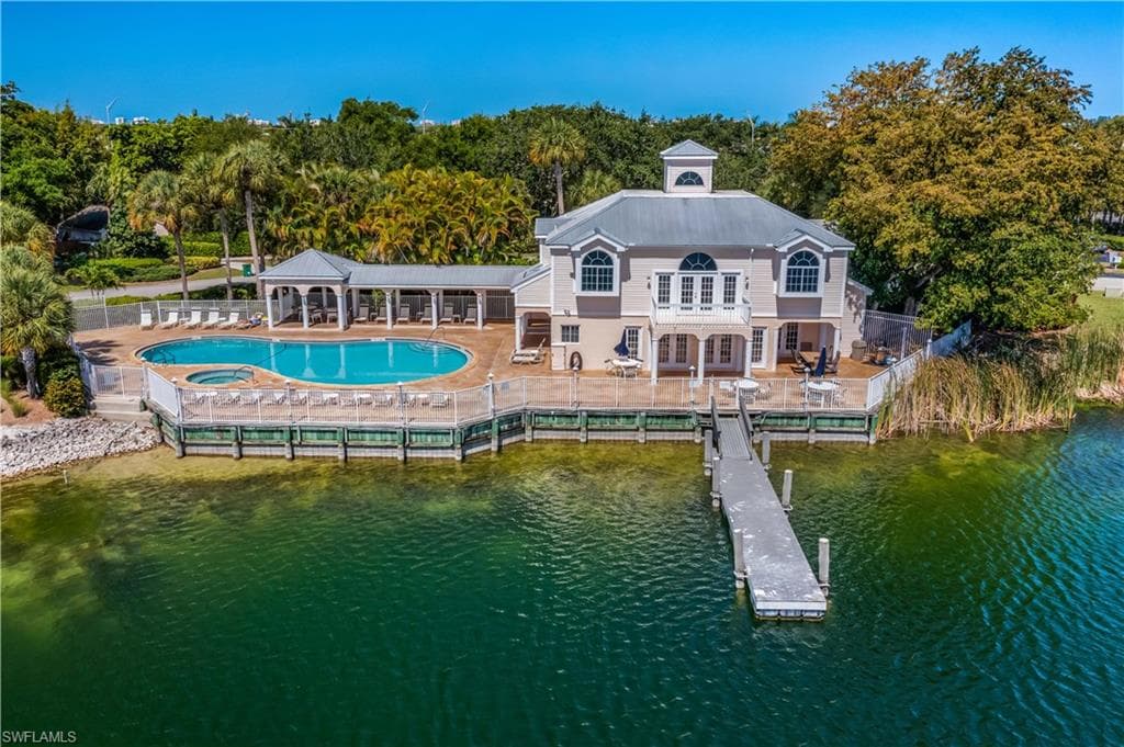 2521 Sailors WAY 137 NAPLES, FL 34109
