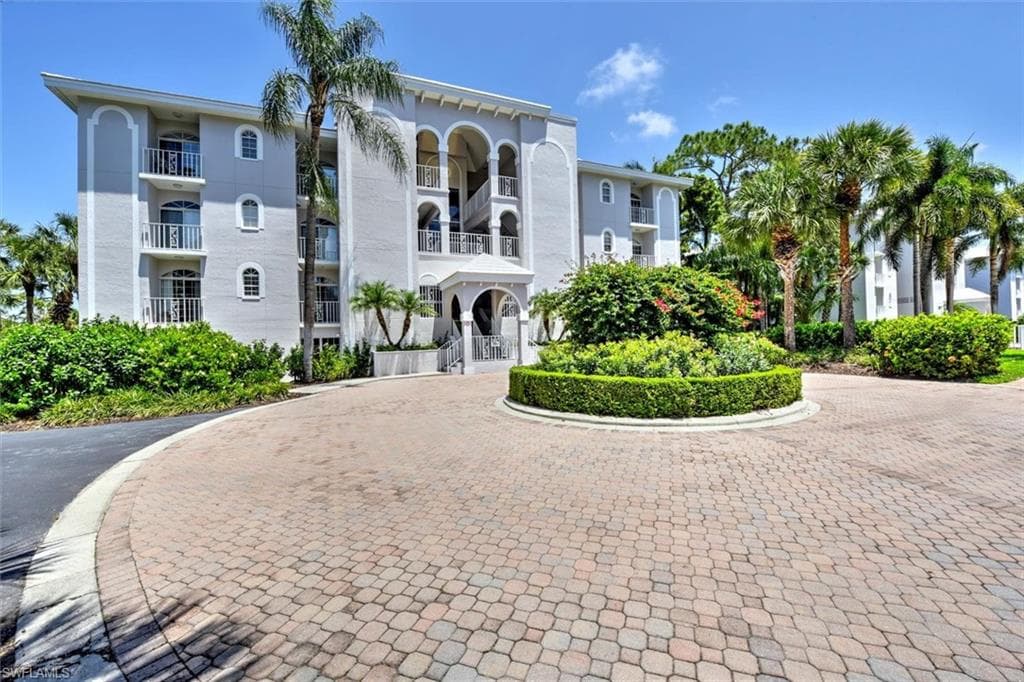 567 Audubon BLVD #D-302 NAPLES, FL 34110
