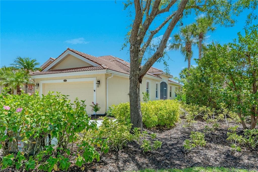 8448 Bent Creek CT NAPLES, FL 34114