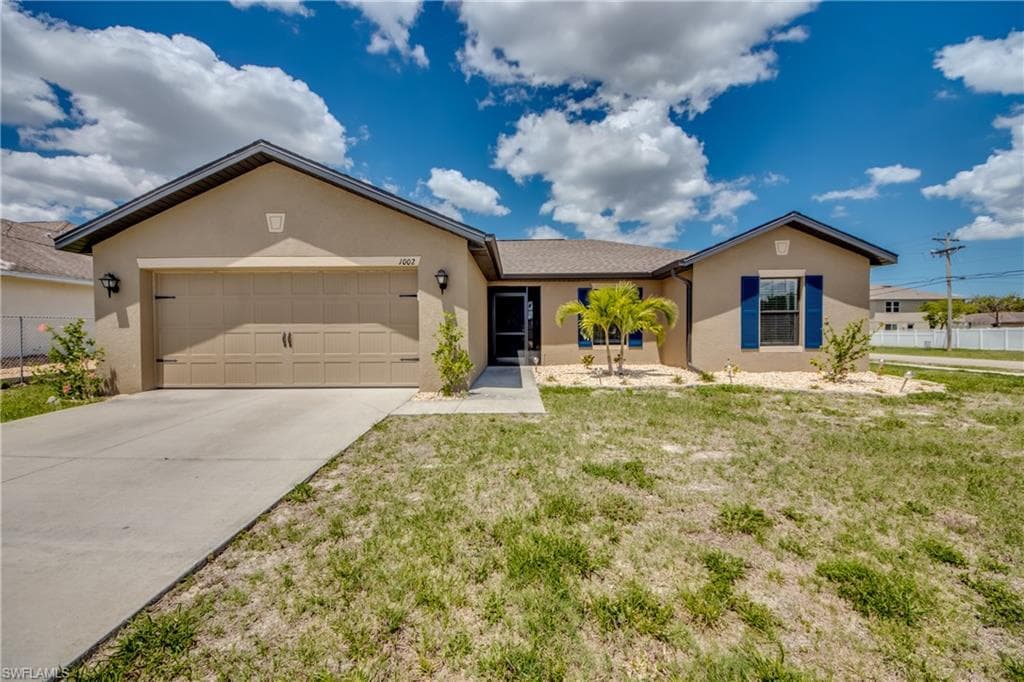 1002 SW 8th CT CAPE CORAL, FL 33991