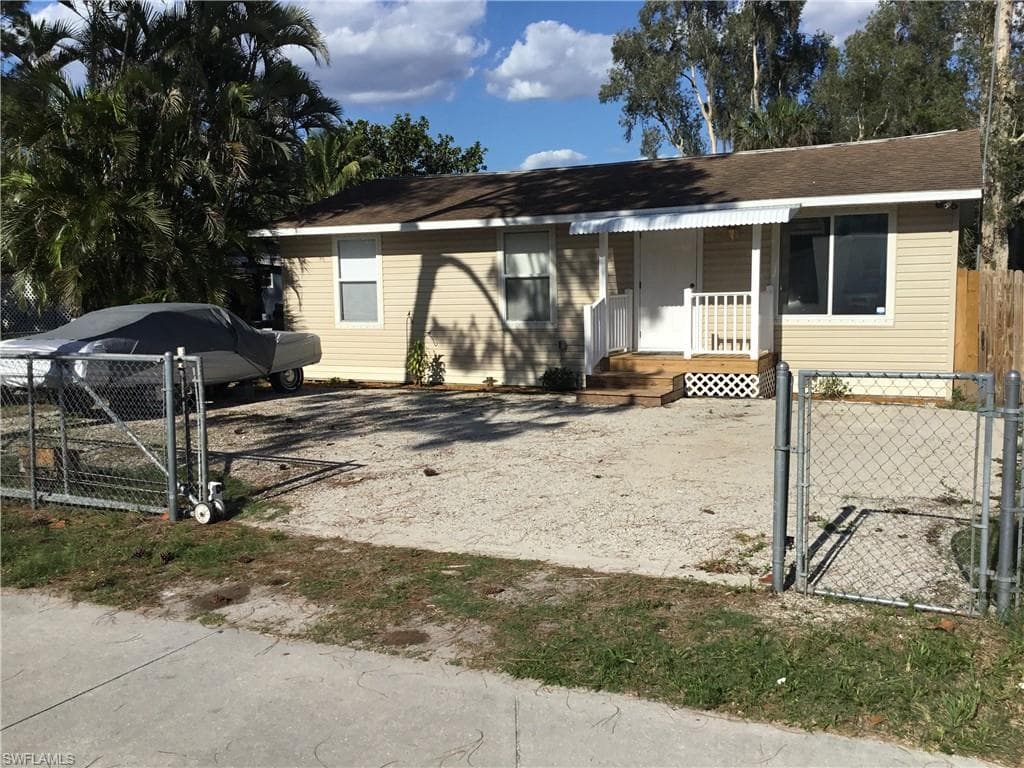 5613 4th AVE FORT MYERS, FL 33907