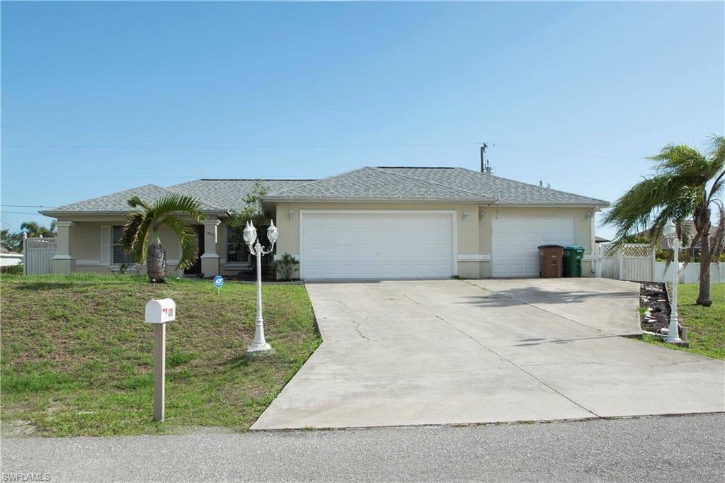 1806 NE 13th TER CAPE CORAL, FL 33909