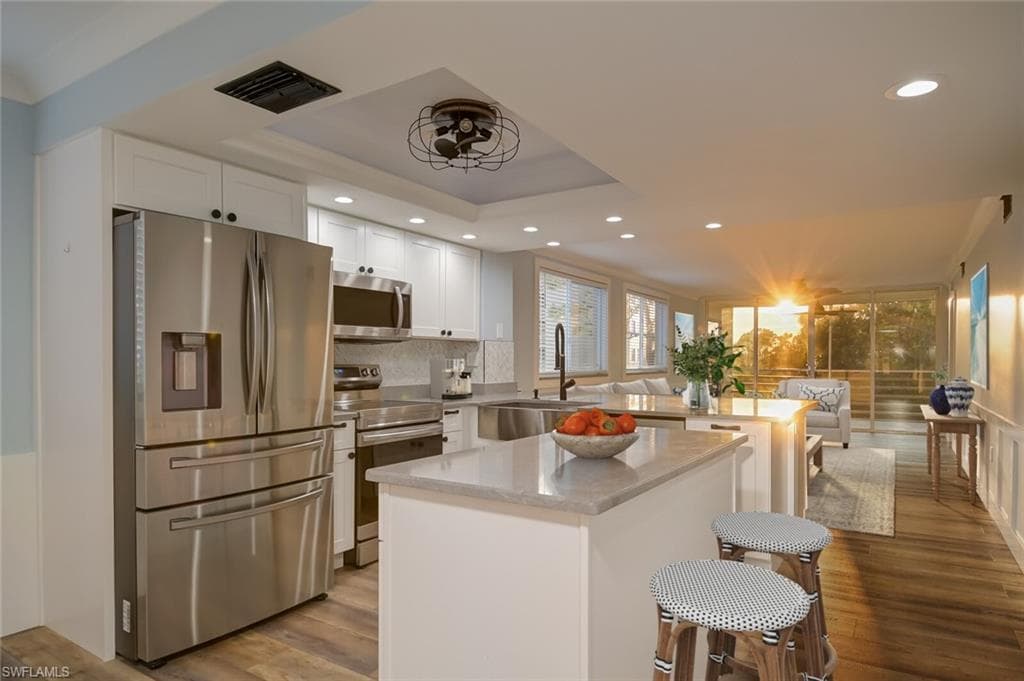15191 Cedarwood LN 2401 NAPLES, FL 34110