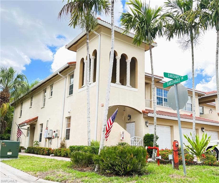 8521 Oakshade CIR #421 FORT MYERS, FL 33919