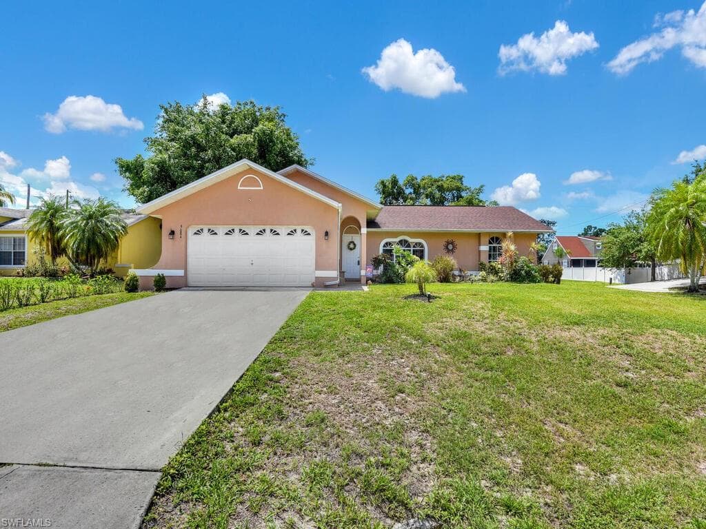 9084 Caloosa RD FORT MYERS, FL 33967