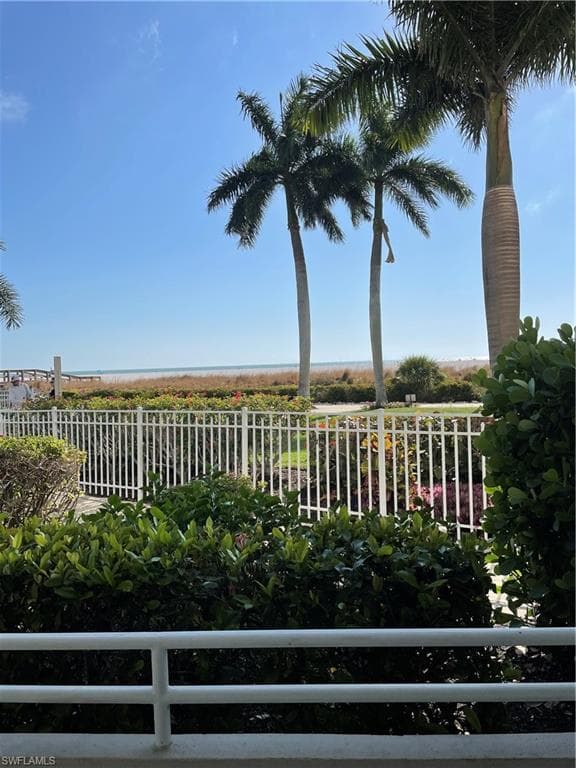 240 Seaview CT 111 MARCO ISLAND, FL 34145