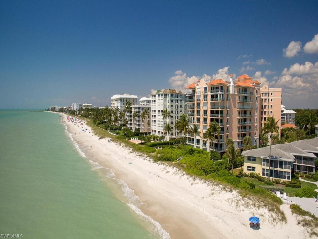 1221 Gulf Shore BLVD N 301 NAPLES, FL 34102