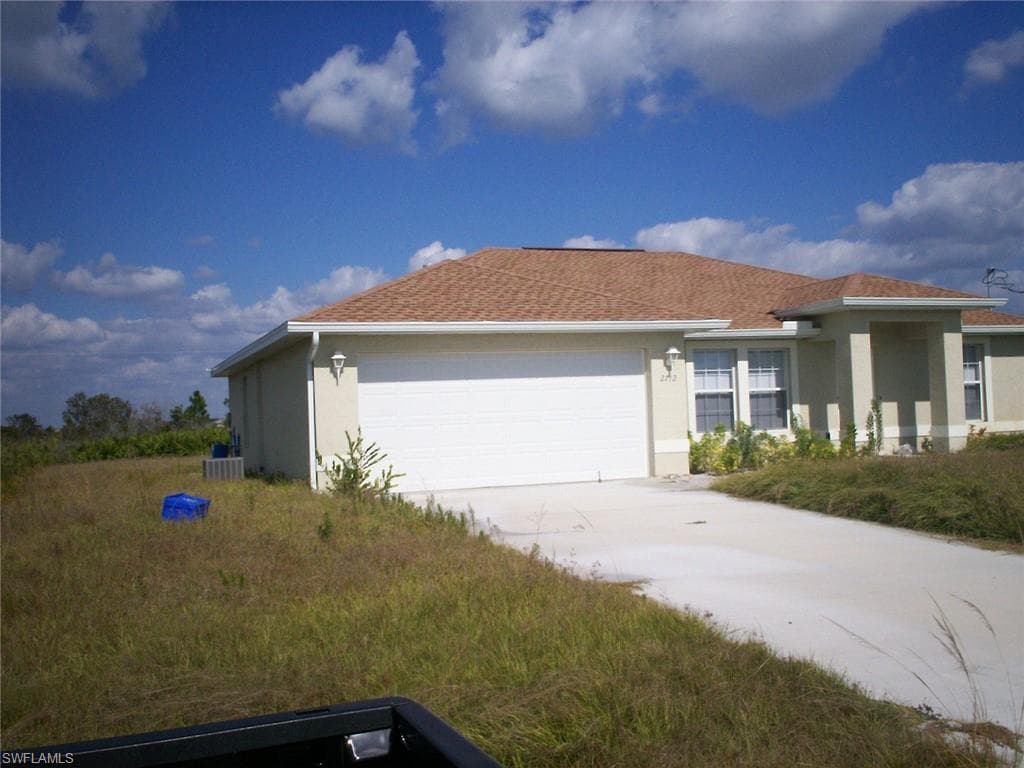 2712 53rd ST W LEHIGH ACRES, FL 33971