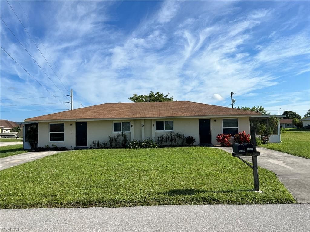 601 SE 8th TER CAPE CORAL, FL 33990