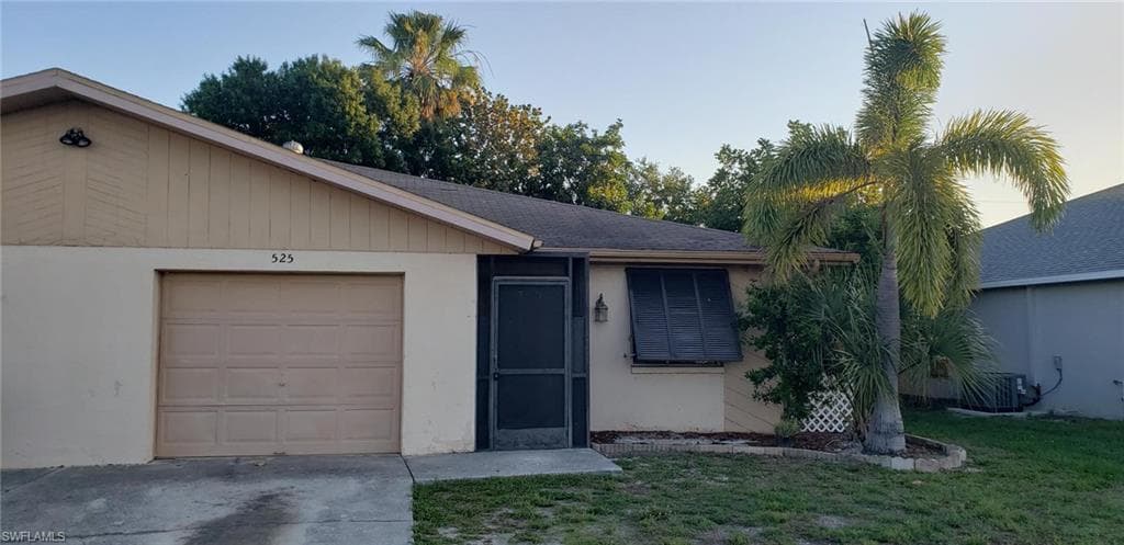525 SE 6th TER CAPE CORAL, FL 33990