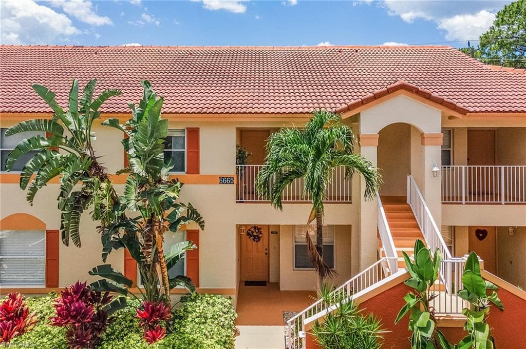 6665 Huntington Lakes CIR 203 NAPLES, FL 34119