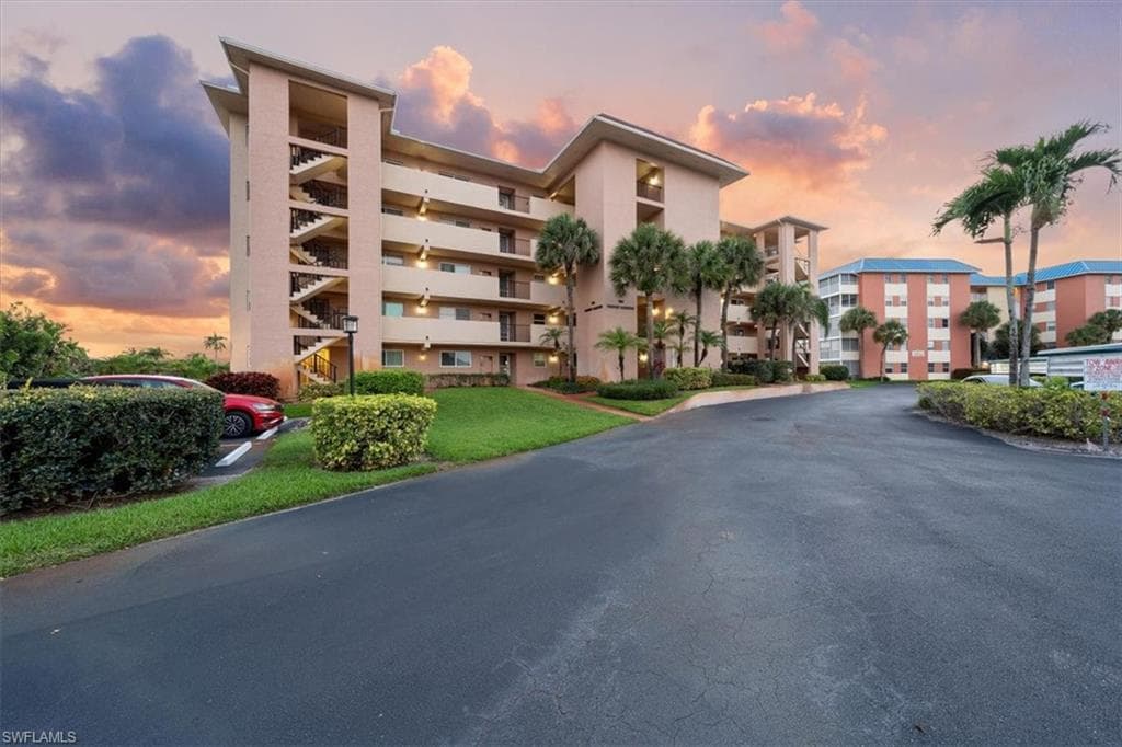 190 Pebble Beach BLVD 502 NAPLES, FL 34113