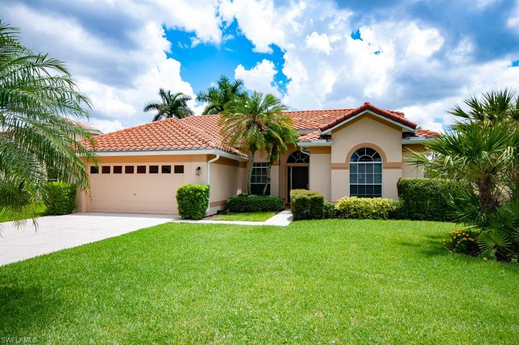 2138 Crown Pointe E BLVD E NAPLES, FL 34112