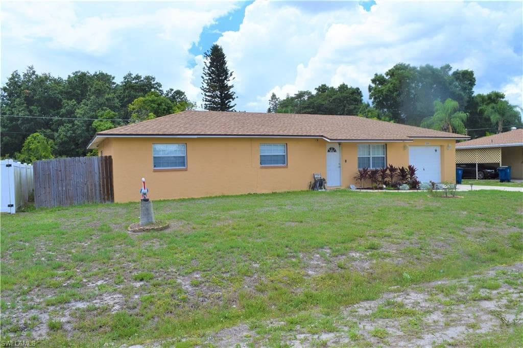 2205 Lotus RD FORT MYERS, FL 33905