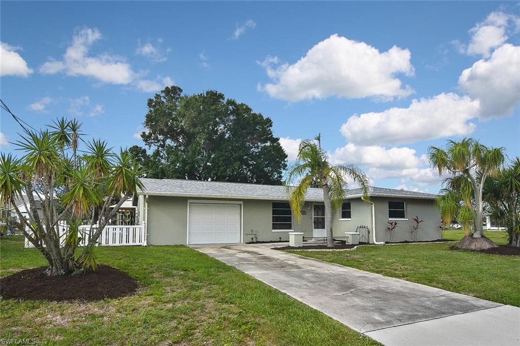 133 Francis DR NE 133 PORT CHARLOTTE, FL 33952