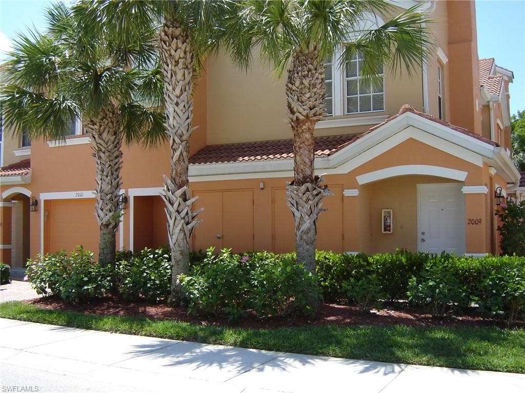 1813 Concordia Lake CIR 2009 CAPE CORAL, FL 33909