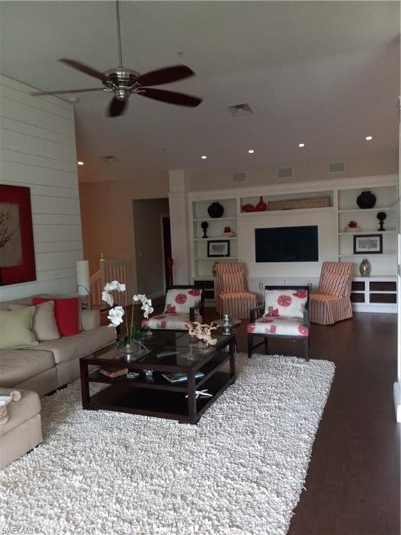2115 Aberdeen LN 3-201 NAPLES, FL 34109
