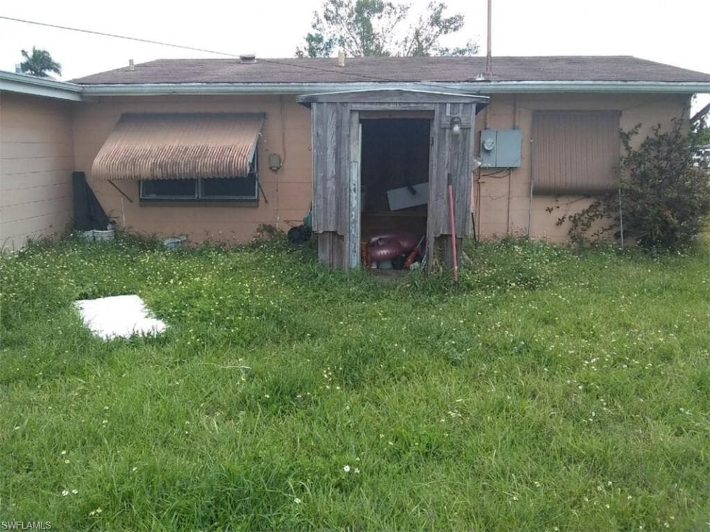 103 Calvin AVE LEHIGH ACRES, FL 33936