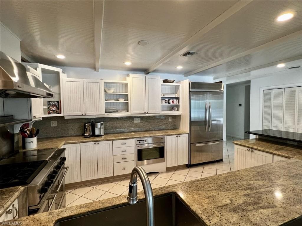 580 SPRINGLINE CT NAPLES, FL 34102