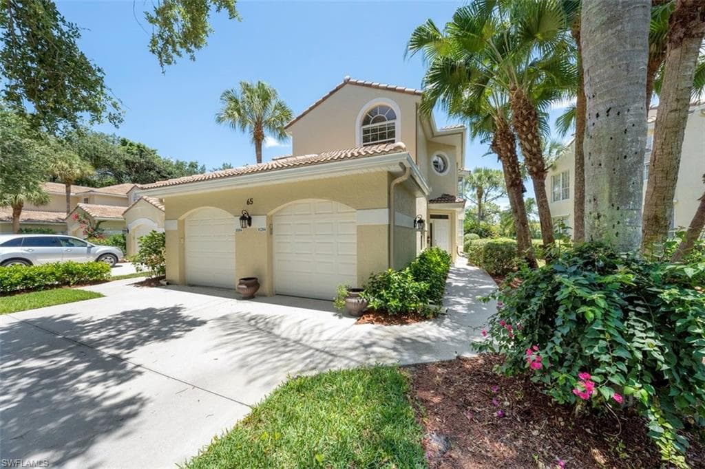 65 Silver Oaks CIR 204 NAPLES, FL 34119