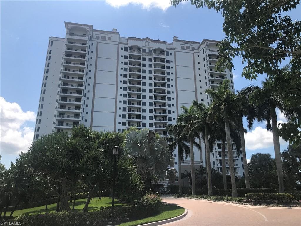 1060 Borghese LN 904 NAPLES, FL 34114