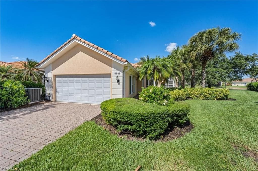 5989 Bermuda LN NAPLES, FL 34119