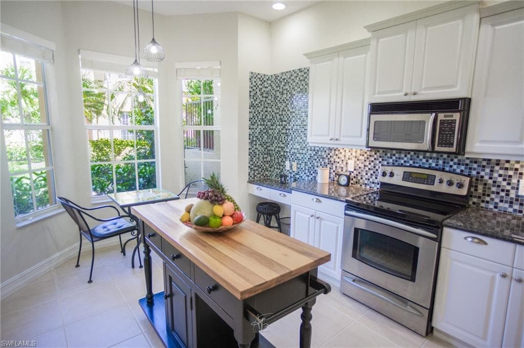 5045 Blauvelt WAY 102 NAPLES, FL 34105