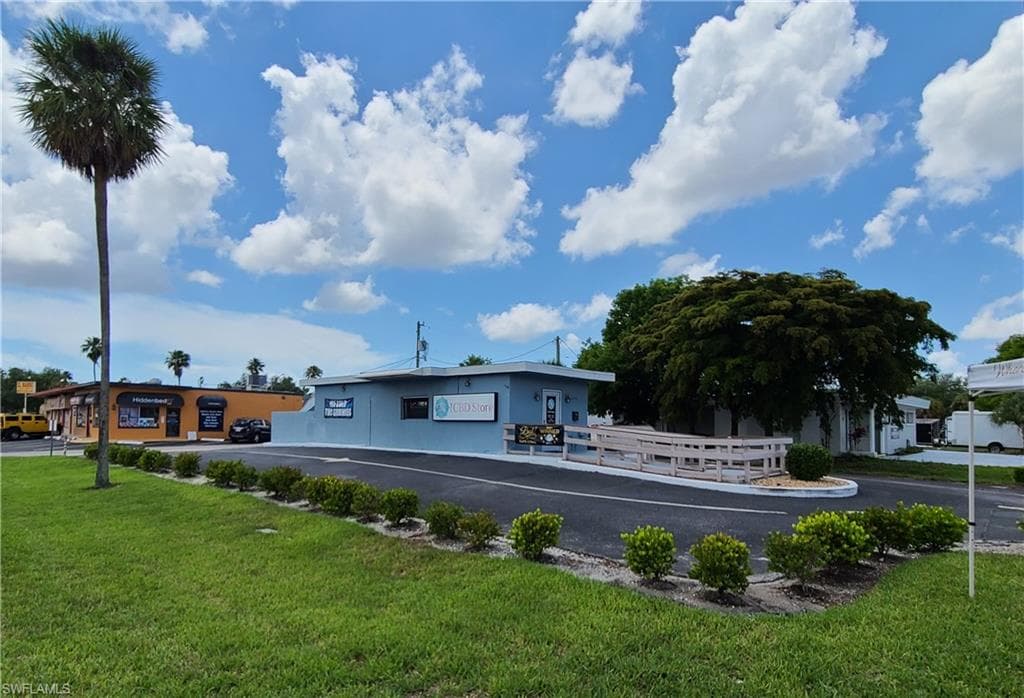 1532 SE 47th ST CAPE CORAL, FL 33904