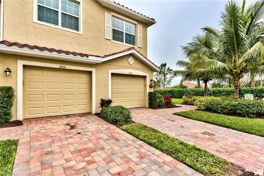 2612 Blossom WAY NAPLES, FL 34120