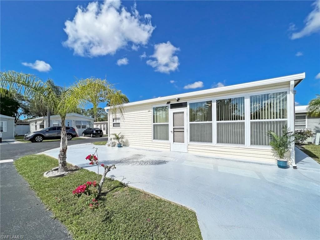 340 Blue Spring TER NORTH FORT MYERS, FL 33903