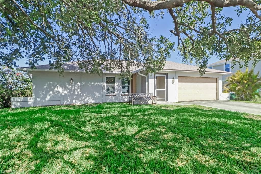 1202 NE 14th PL CAPE CORAL, FL 33909