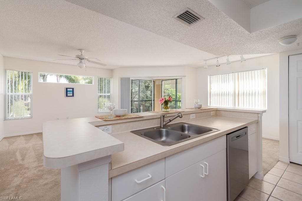 8960 Colonnades CT E 927 BONITA SPRINGS, FL 34135