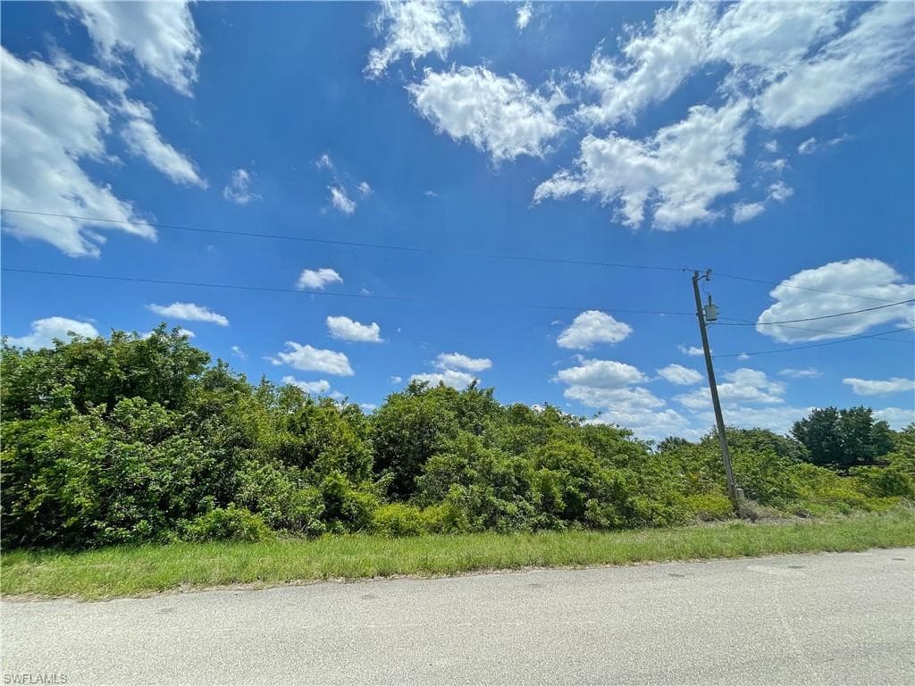 184 Peerless ST LEHIGH ACRES, FL 33974