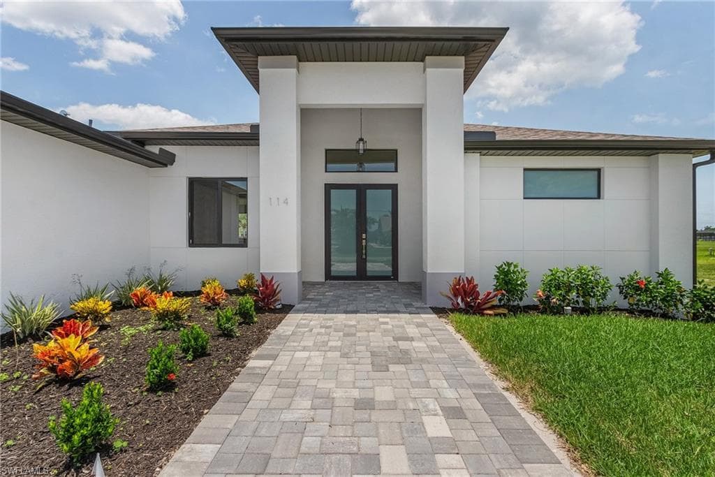 114 SW 33rd AVE CAPE CORAL, FL 33991