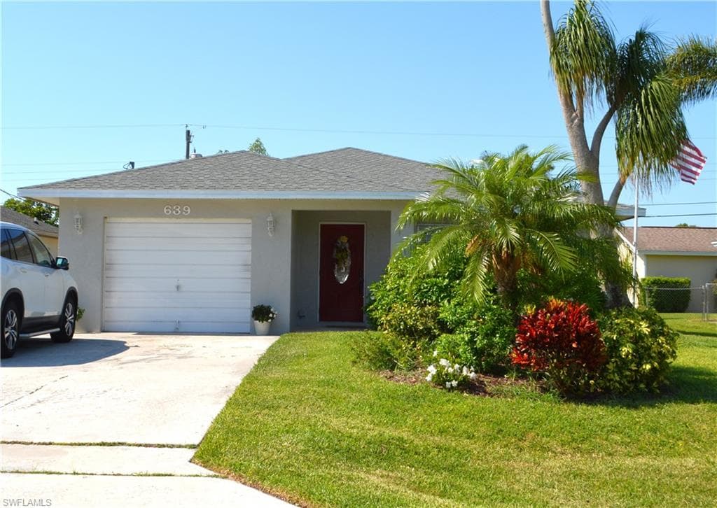 639 98th AVE N NAPLES, FL 34108