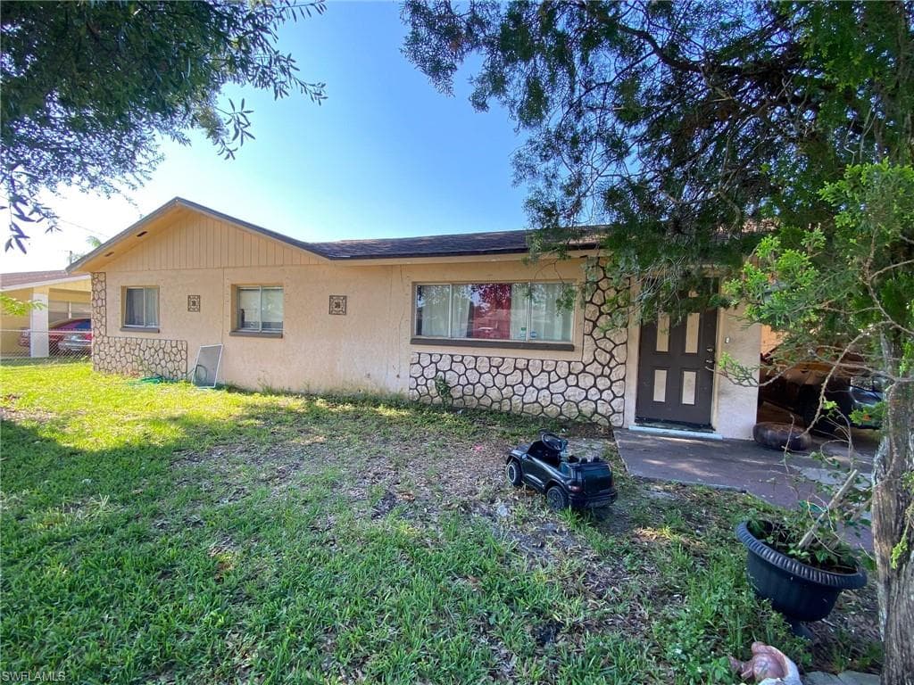 3971 Manassas CT FORT MYERS, FL 33905