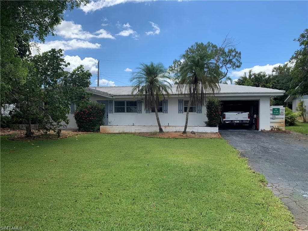 8937 Forest ST FORT MYERS, FL 33907