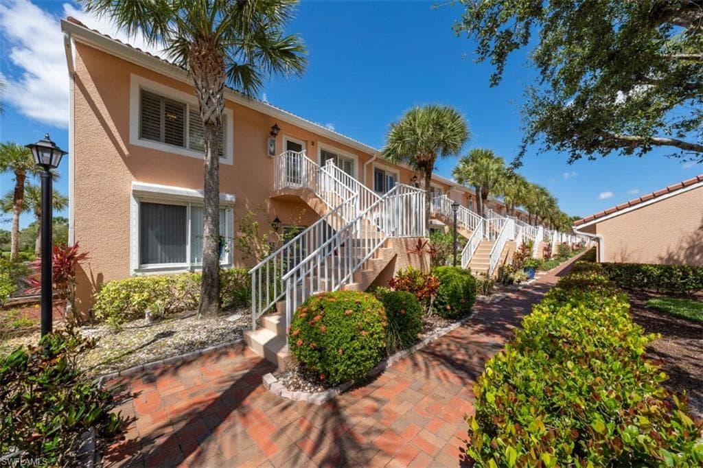 6650 Beach Resort DR 902 NAPLES, FL 34114