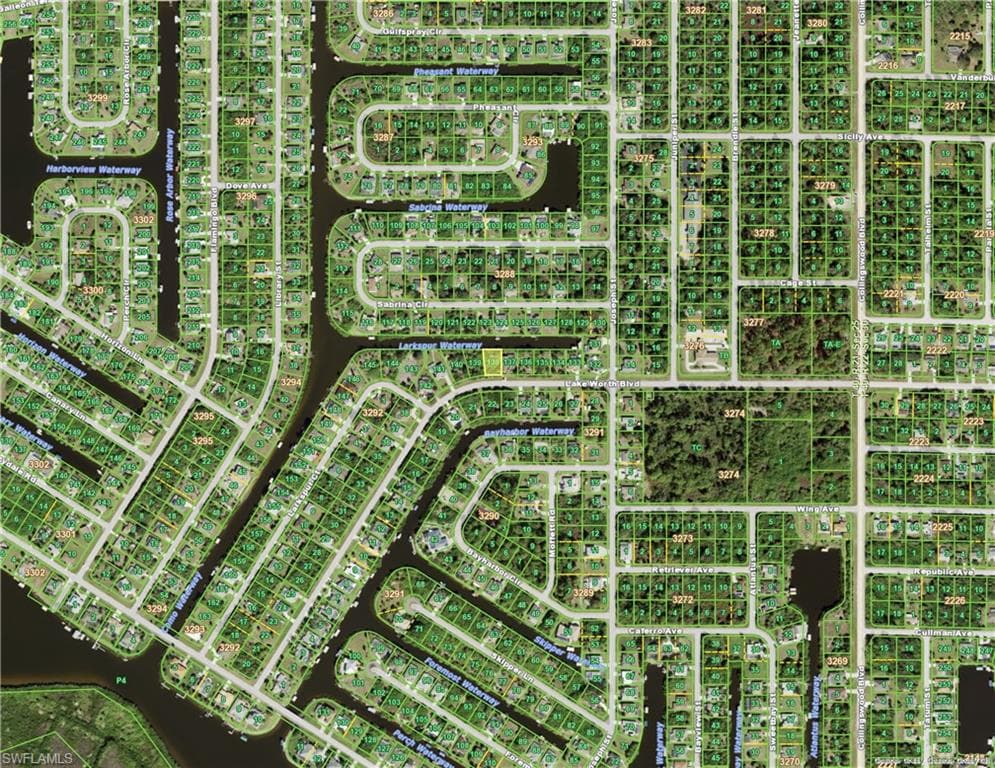 17418 Lake Worth BLVD PORT CHARLOTTE, FL 33948